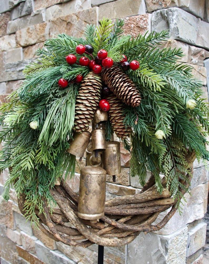 Velvaro Farmhouse Christmas Wreath